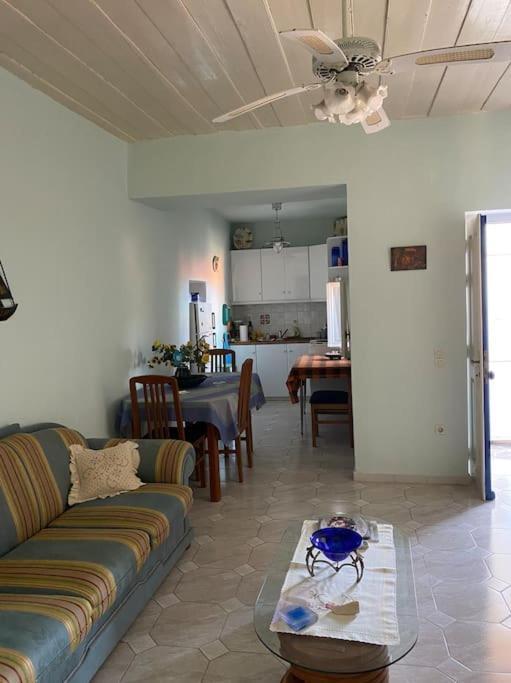 The House Of Grandma Zinios Βίλα Ioulis Εξωτερικό φωτογραφία